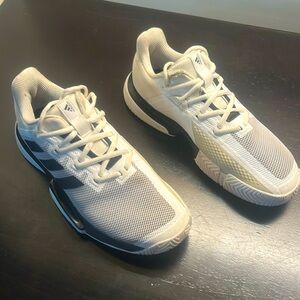 Adidas tennis shoes